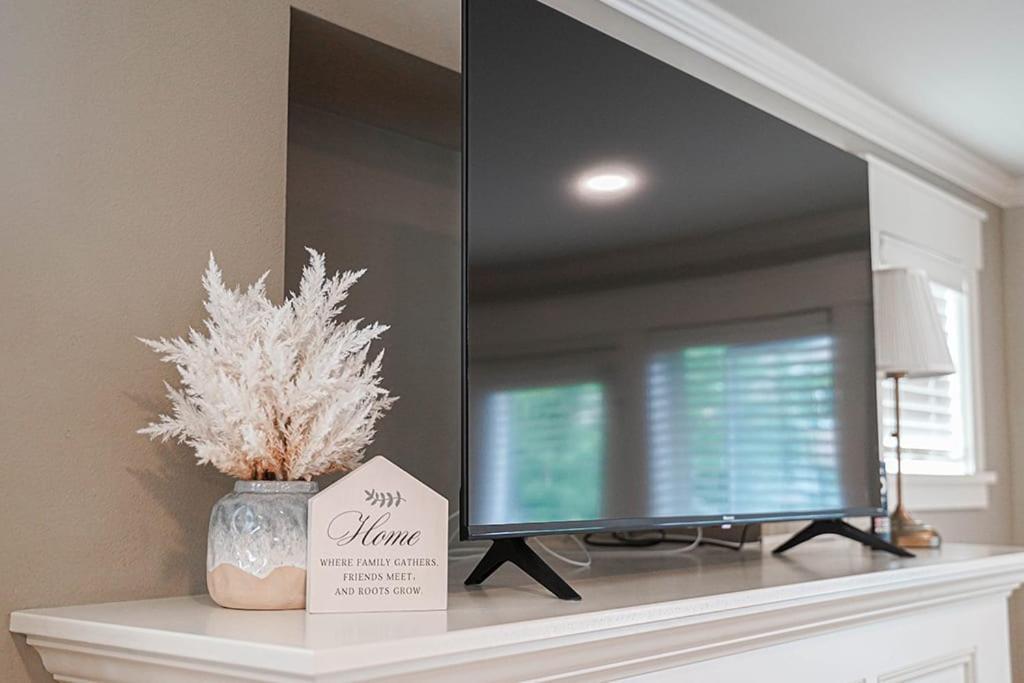 Exquisite Central Townhome With Spacious Loft And Gourmet Kitchen Сиэтл Экстерьер фото